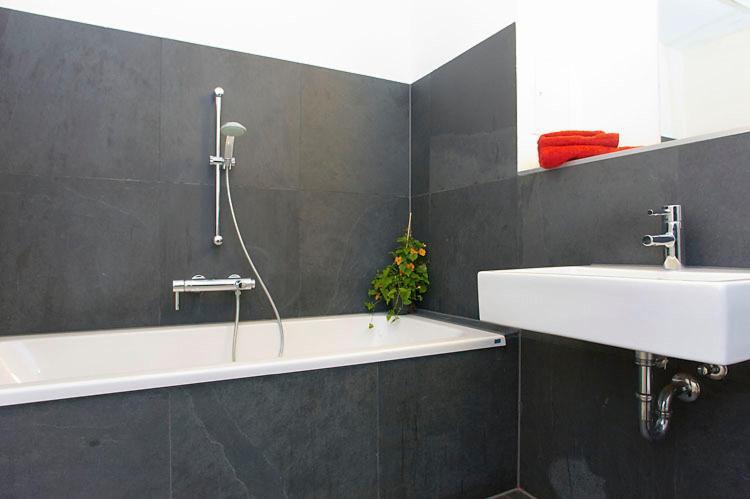 Spacious Studio Apartment Friedrichshain Berlin Ruang foto